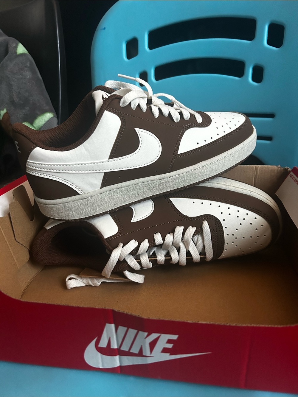 Nike Men’s Low-Top Sneakers in White and Brown